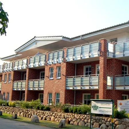 Bernstein Mare Luxor 05 Büsum